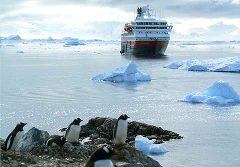 REFLEKTION.INFO - Bild des Tages : MS Nordnorge in der Antarktis