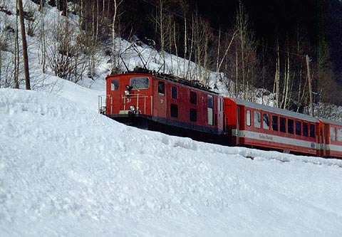 REFLEKTION.INFO - Bild des Tages : Regionalzug der FURKA-OBERALP BAHN