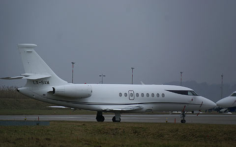 WEF - Weltwirtschaftsgipfel in DAVOS DASSAULT FALCON 2000 LX-SAM