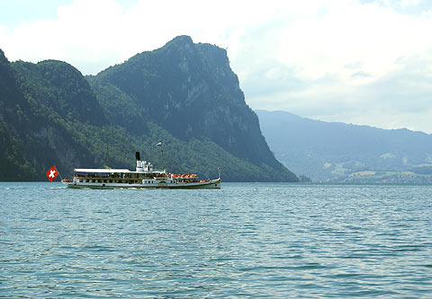 REFLEKTION.INFO - Bild des Tages:  Raddampfer GALLIA auf dem Vierwaldsttter See