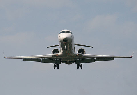 REFLEKTION.INFO - Bild des Tages:  Lufthansa CityLine Canadair CRJ-200LR  D-ACHI