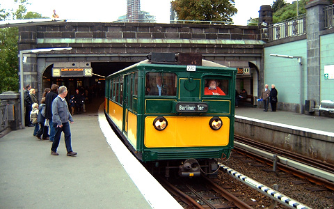 HAMBURGER HOCHBAHN Wagen 220