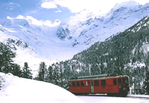 REFLEKTION.INFO - Bild des Tages : RHTISCHE BAHN ABe 4/4 47 BERNINA BAHN in der Montebello-Kurve