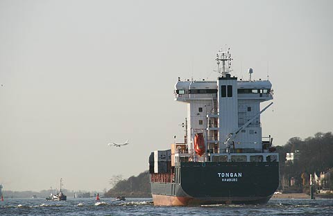 REFLEKTION.INFO - Bild des Tages:   Containerfeeder TONGAN