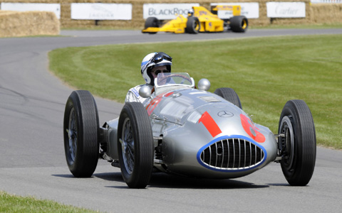 JOHN SURTEES im MERCEDES-BENZ W 165