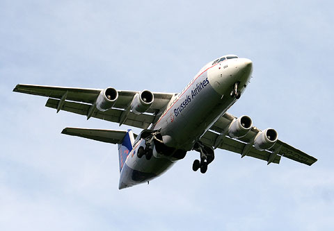 REFLEKTION.INFO - Bild des Tages: BRUSSELS AIRLINES  BAe AVRO RJ100 JUMBOLINO  OO-DWA