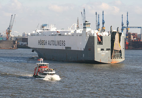 REFLEKTION.INFO - Bild des Tages : Autotransporter HEGH TRADER