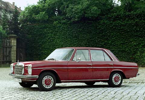 REFLEKTION.INFO - Bild des Tages : Mercedes Benz 200  /8 von 1968