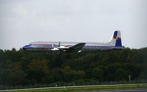 RED BULL  DOUGLAS DC-6B  N996DM