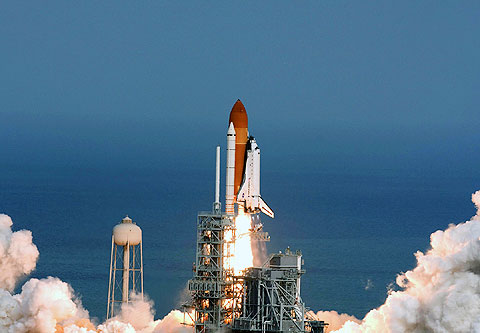 REFLEKTION.INFO - Bild des Tages: Space Shuttle Atlantis STS-122