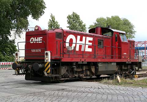 REFLEKTION.INFO - Bild des Tages:  OHE Disellok 120 076