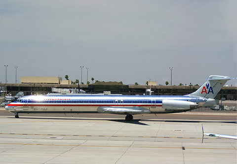 REFLEKTION.INFO - Bild des Tages: AMERICAN AIRLINES  MD82  N456AA