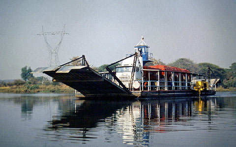 SAMBESI, KAZUNGULA FERRY,  Botswana