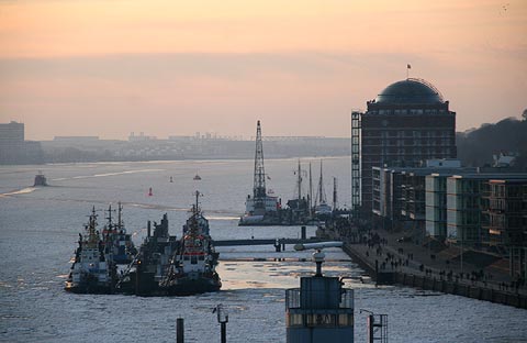 Schlepperbrcke in Hamburg-Oevelgnne