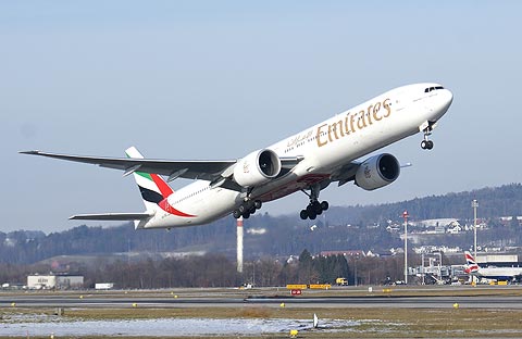 EMIRATES  BOEING 777-300 A6-EBO