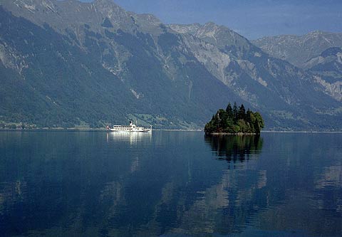 REFLEKTION.INFO - Bild des Tages: BRIENZER SEE - RADDAMPFER LTSCHBERG