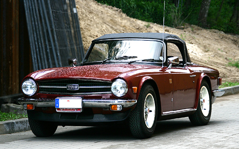 TRIUMPH  TR6