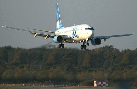 XL AIRWAYS  BOEING 737-800 D-AXLF