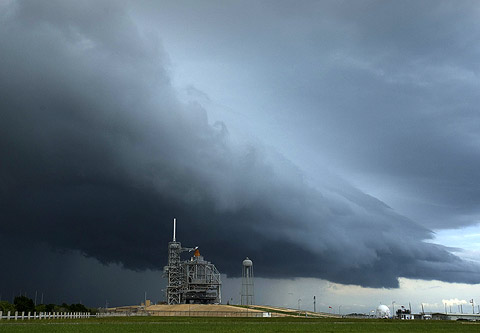 REFLEKTION.INFO - Bild des Tages: SPACE SHUTTLE  ENDEAVOUR  STS-127