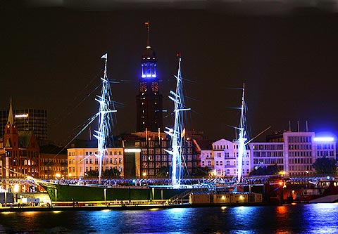 REFLEKTION.INFO - Bild des Tages : RICKMER RICKMERS im BLUE PORT Hamburg