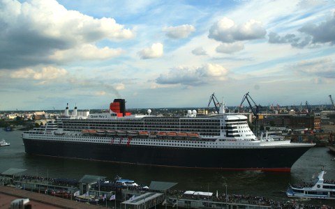 QUEEN MARY 2