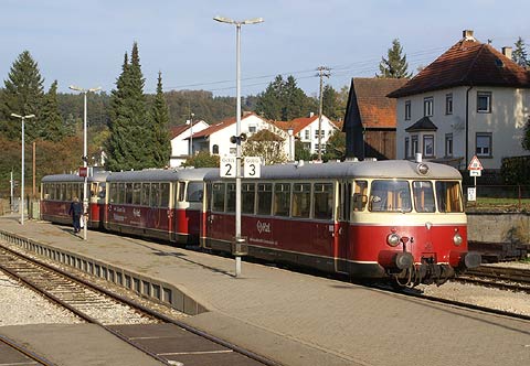 REFLEKTION.INFO - Bild des Tages: HOHENZOLLERISCHE LANDESBAHN  MAN-TRIEBWAGEN  VT 5, VT 8 und VS 14
