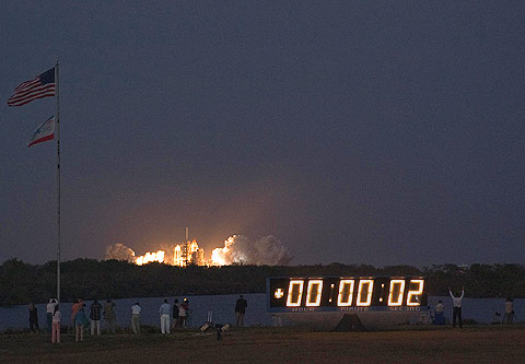 REFLEKTION.INFO - Bild des Tages:  DISCOVERY  LIFT OFF  MISSION STS-119