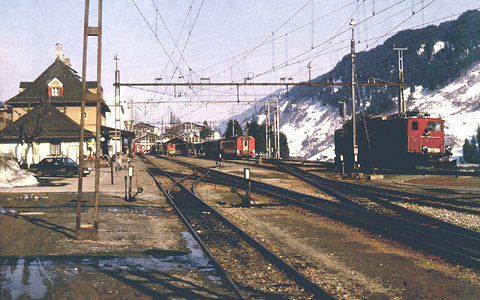 FURKA-OBERALP BAHN - RHTISCHE BAHN - BAHNHOF DISENTIS