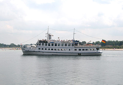 REFLEKTION.INFO - Bild des Tages: MS MARITTIMA in Travemnde