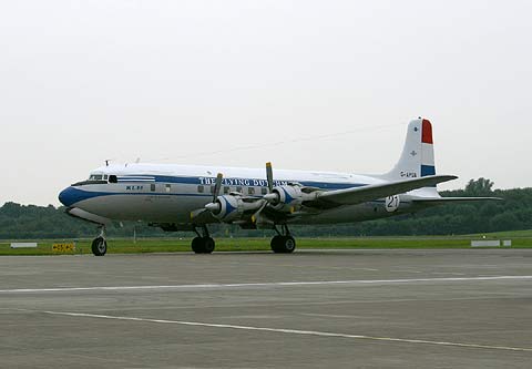 REFLEKTION.INFO - Bild des Tages : Douglas DC-6A