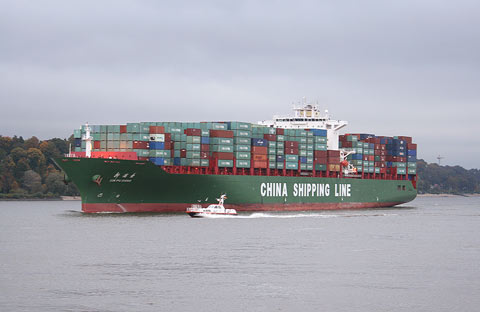 Containerfrachter  CSL  XIN PU DONG 