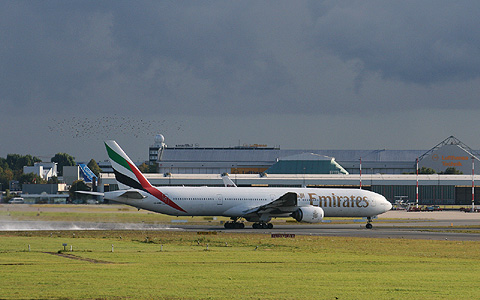 EMIRATES  BOEING 777-300  A6-EMR