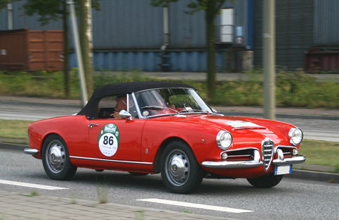 ALFAO ROMEO GIULIA SPIDER