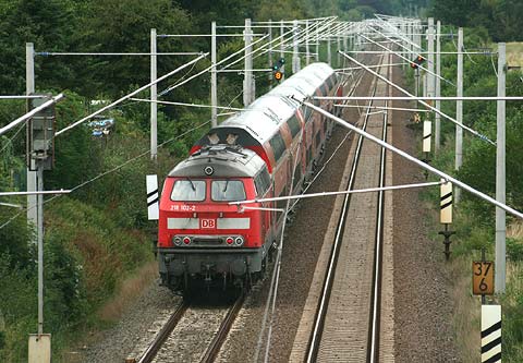 REFLEKTION.INFO - Bild des Tages :  Regionalbahn im Linksverkehr