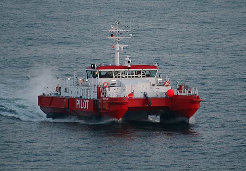 REFLEKTION.INFO - Bild des Tages :  SWATH-Lotsenboot BORKUM 
