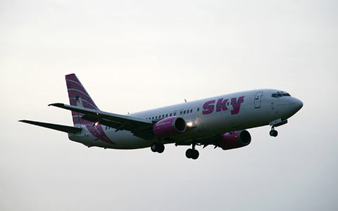 SKY AIRLINES  BOEING 737-400 TC-SKF