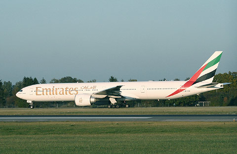 EMIRATES  BOEING B 777-300ER A6-EBR