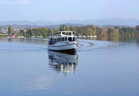 REFLEKTION.INFO - Bild des Tages: MS HEIMAT auf dem Greifensee