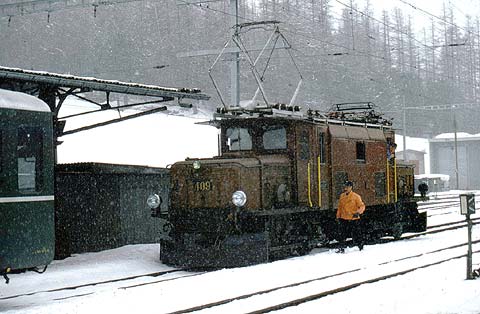 REFLEKTION.INFO - Bild des Tages: RHTISCHE BAHN Ge 6/6 I 409  KROKODIL