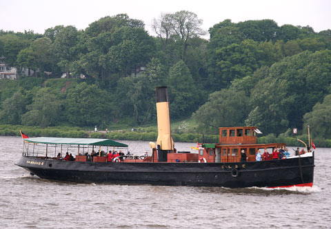 REFLEKTION.INFO - Bild des Tages:  DAMPFEISBRECHER ELBE