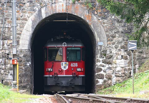 REFLEKTION.INFO - Bild des Tages:  RHTISCHE BAHN  Ge 4/4 628