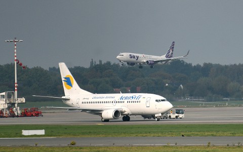  AERO SVIT BOEING 737-500 UR-VVQ -  SKY BOEING 737-900 TC-SKN