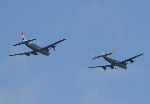 REFLEKTION.INFO - Bild des Tages: DOUGLAS DC-6 und LOCKHEED L-1049F SUPER CONSTELLATION